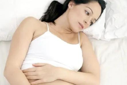 ทำไมคนท้องถึงมีอาการแสบร้อนกลางอก สตรีมีครรภ์ มีอาการเสียดท้องได้ไหม?